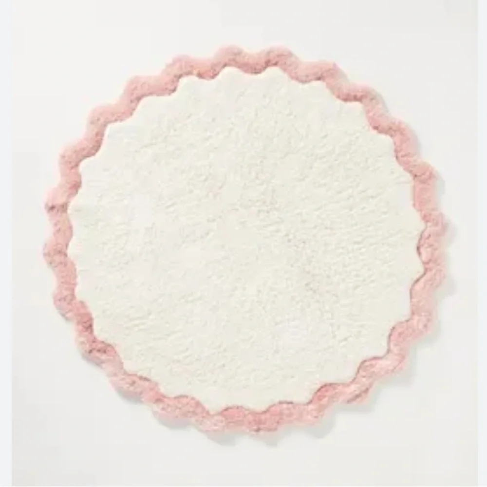 Anthropologie Scalloped Cotton Bath Mat NWOT